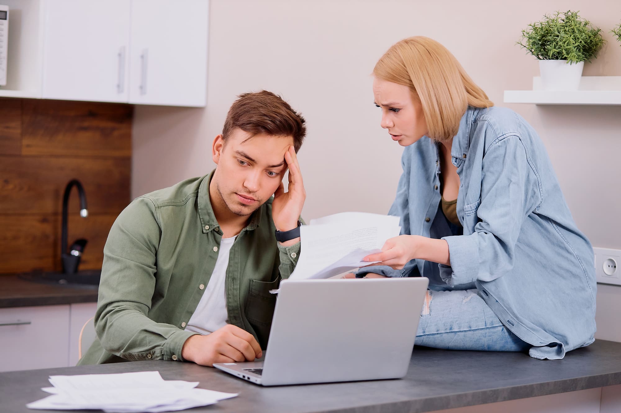 個人事業主が納付義務のある消費税の仕組みとは?計算方法と利用におすすめの法人カードも紹介